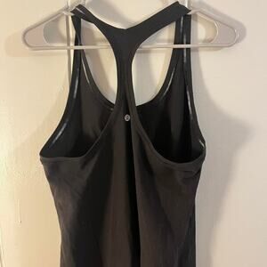Lululemon tank no size tag